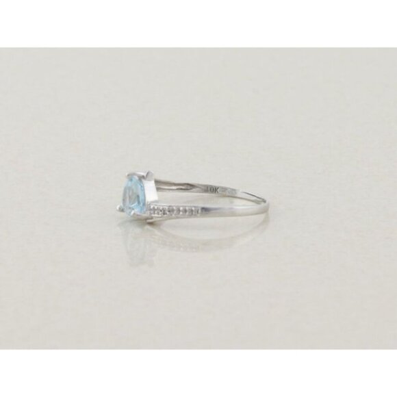 10k White Gold Natural Sky Blue Topaz Ring Size 7 1/4 - Picture 8 of 8